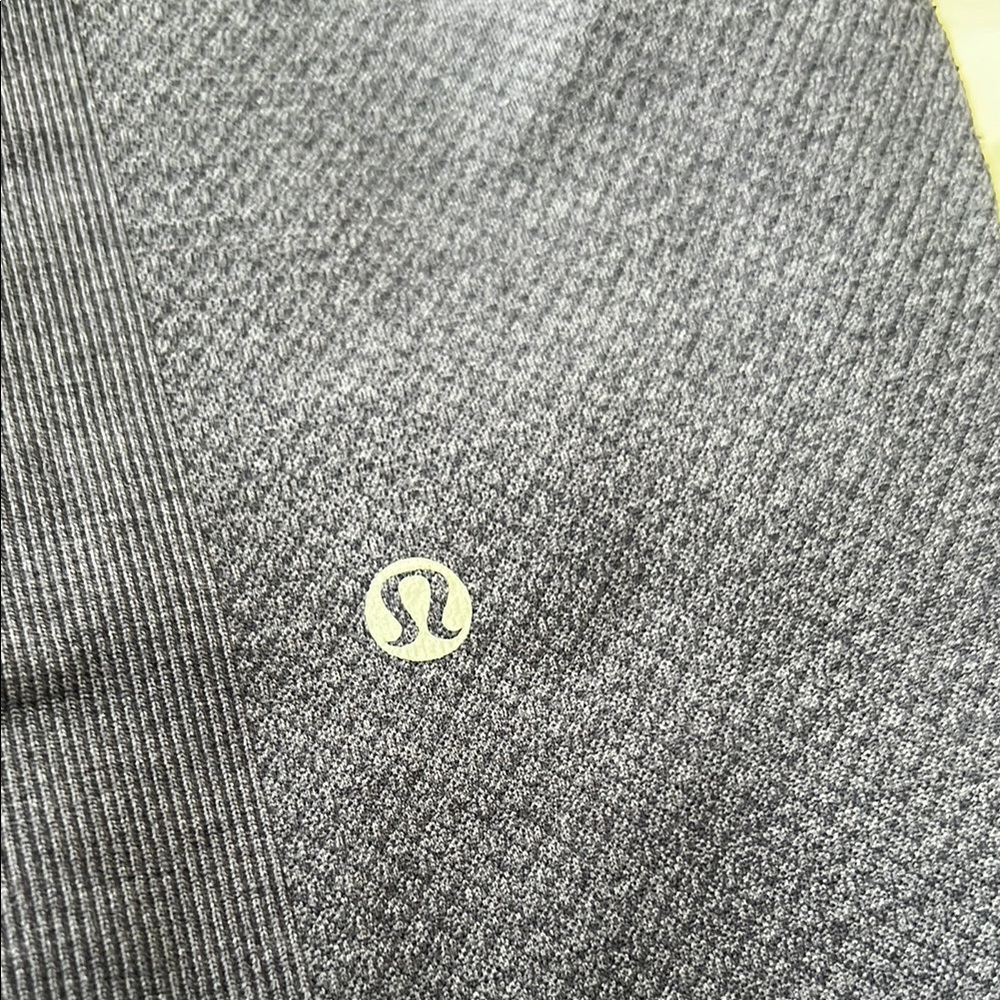 Lululemon Seamless Cropped Leggings - Picture 2 of 6